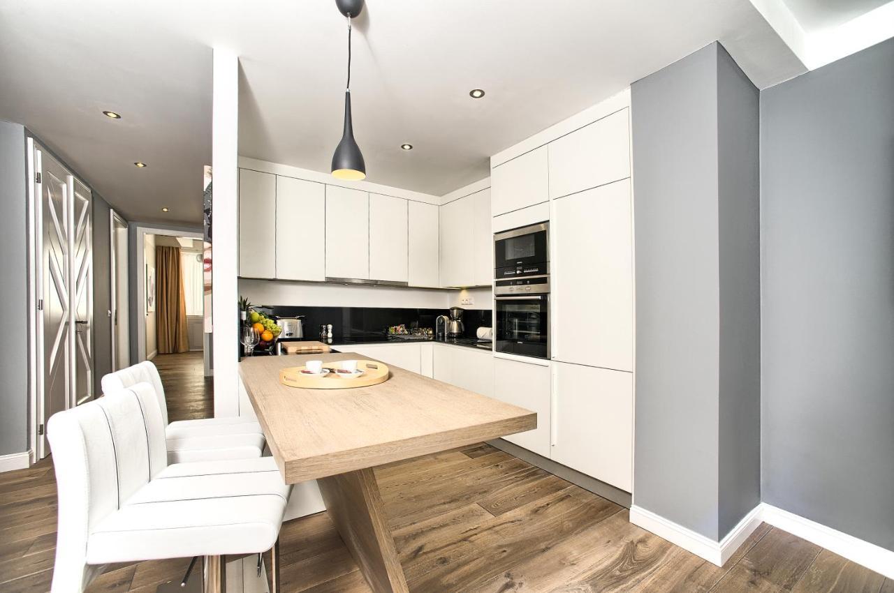 Exclusive 2 Bedroom Old Town - 2 Baths, Balcony And View - By Praha